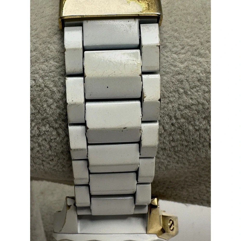 Nixon Evolved The Monarch Ladies Watch New Battery 42MM 6.25
